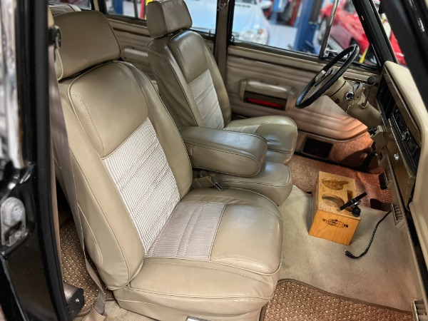 Used 1990 Jeep Grand Wagoneer  | Pinellas Park, FL n17